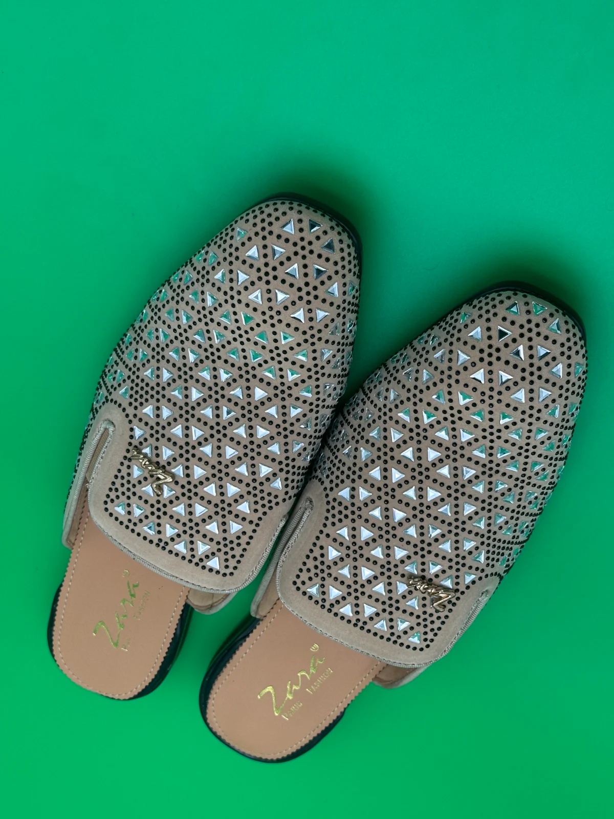 Pink silver stone half shoe